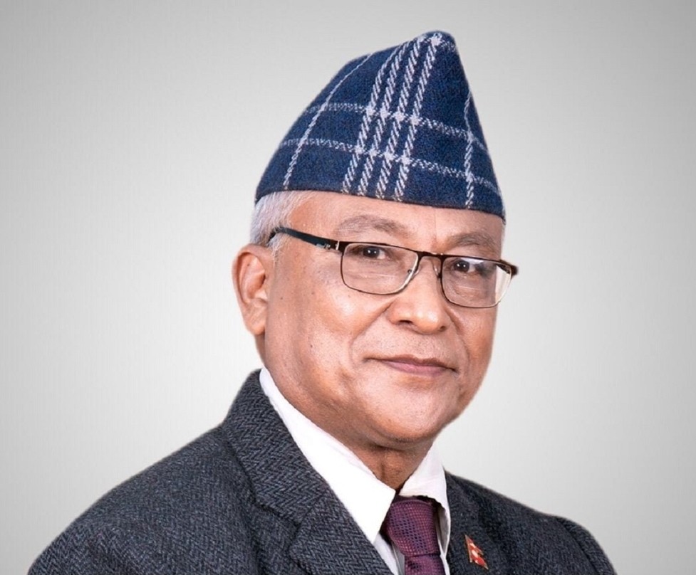 शिक्षा मन्त्रीको चौतर्फी आलोचना,  आयोगद्वारा यस्तो निर्देशन